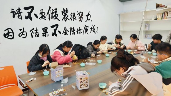 童心巧手·創(chuàng)意無限—蘇州三六六馬賽克花瓶DIY活動火熱招生中